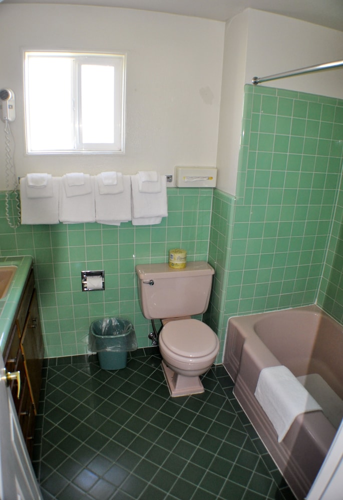 Uptown Inn - photo 31