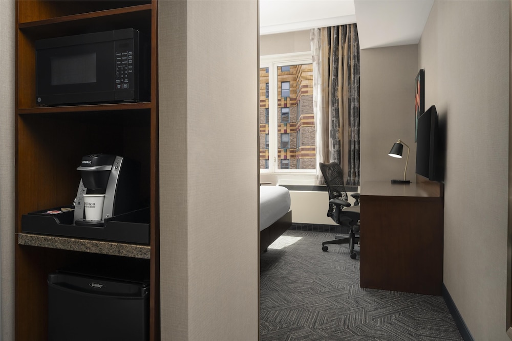 Hilton Garden Inn New York Midtown Park Ave - photo 14