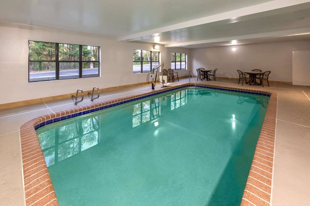 La Quinta Inn & Suites by Wyndham Snellville Stone Mountain - photo 7
