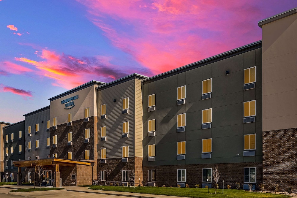 Woodspring Suites West Des Moines - photo 36