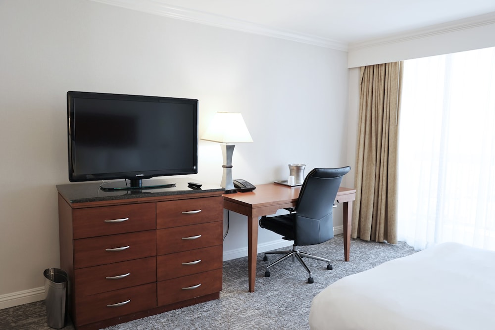 Ontario Airport Hotel & Conference Center - photo 17