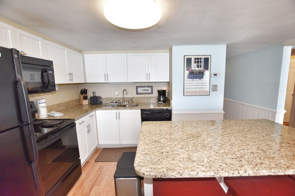 0401 Waters Edge Resort 3 Bedroom Condo by RedAwning - photo 17