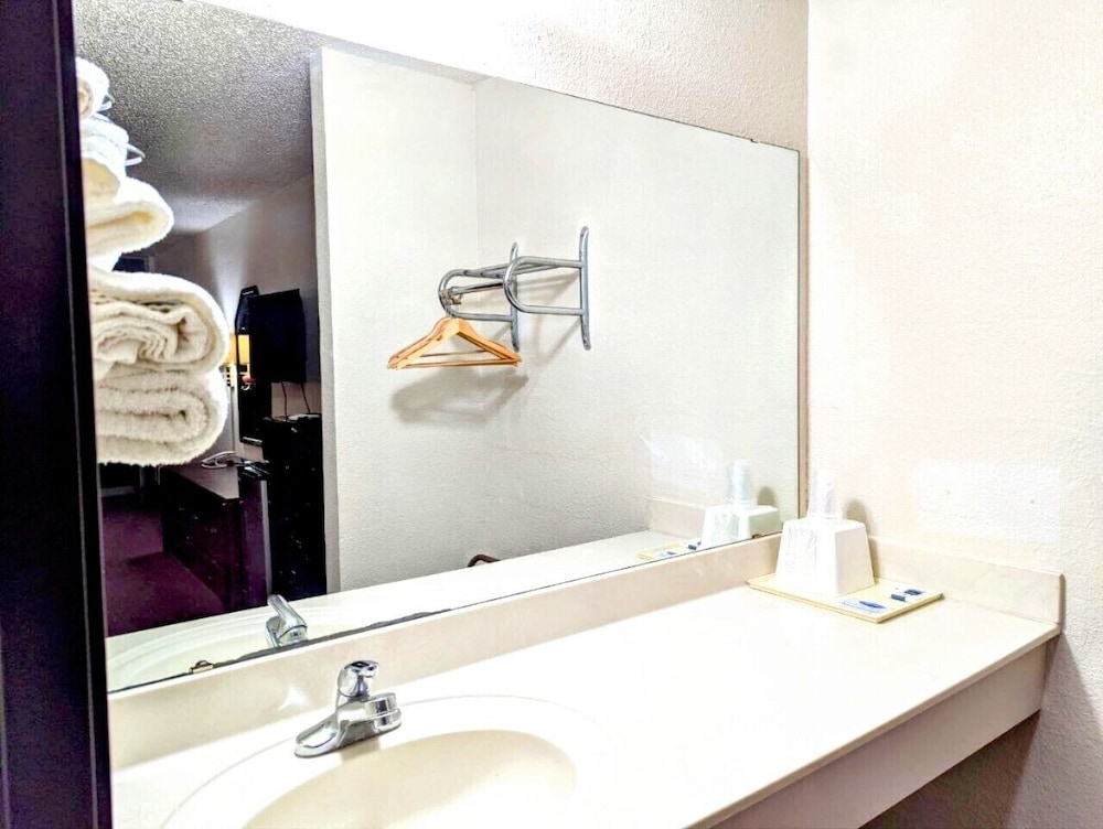 Luxury Inn - photo 9
