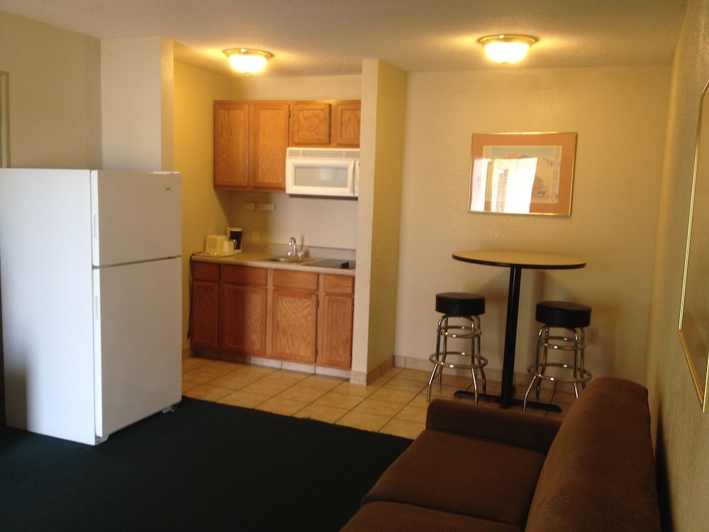 America's Best Inns & Suites - photo 14