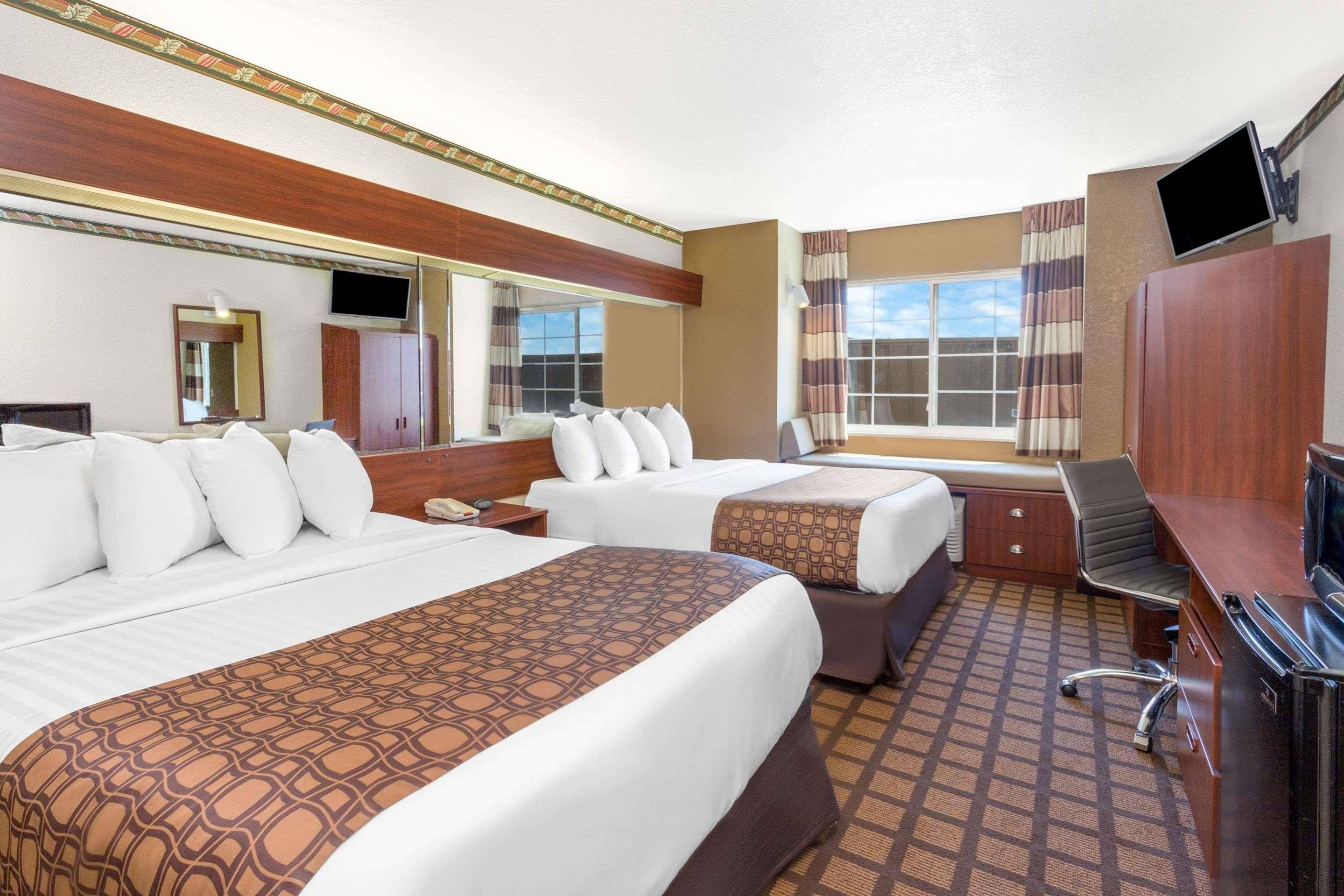 Microtel Inn and Suites by Wyndham Green Bay - photo 14