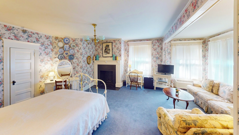The Red Lion Inn - photo 33