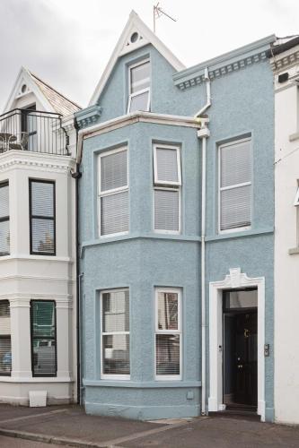 1BR 3BR Apartments in Bangor Mins to Seafront & High St — 4-Star Luxury Hotel in Bangor, United Kingdom