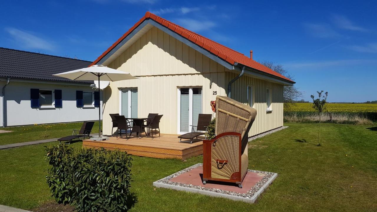 Ferienhaus Seestern — 4-Star Luxury Hotel in Altefaehr, Germany