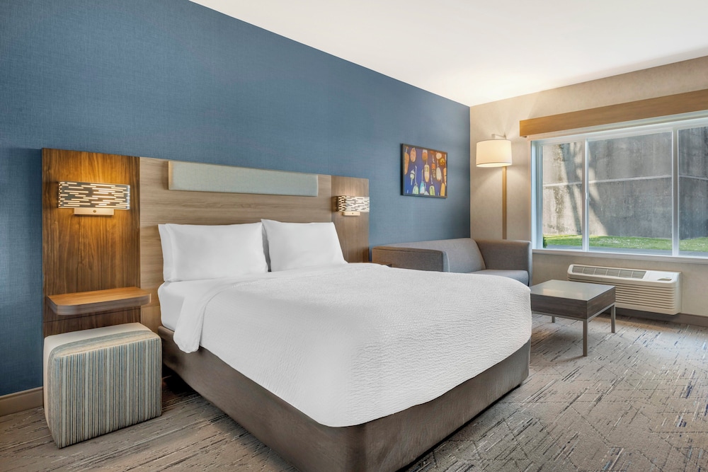 Holiday Inn Express & Suites Astoria by IHG - photo 66