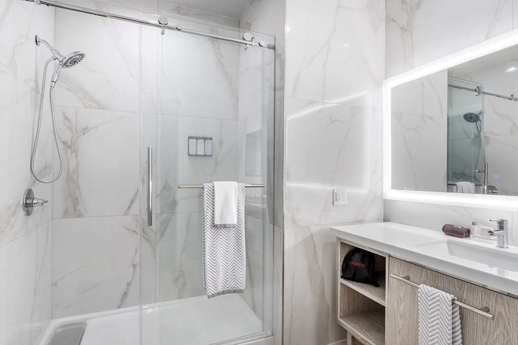 Cambria Hotel Waco University Riverfront - photo 18