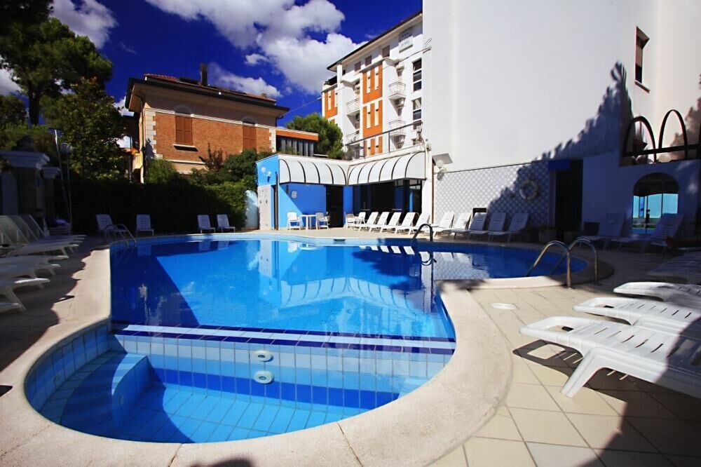 Aura Living Hotel — Rimini