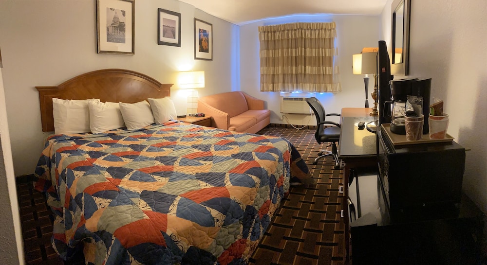 Le Mars Inn & Suites - photo 25
