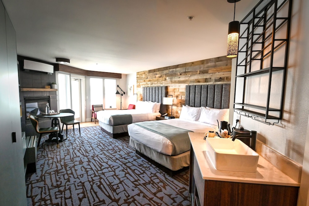 Cannery Pier Hotel & Spa - photo 12