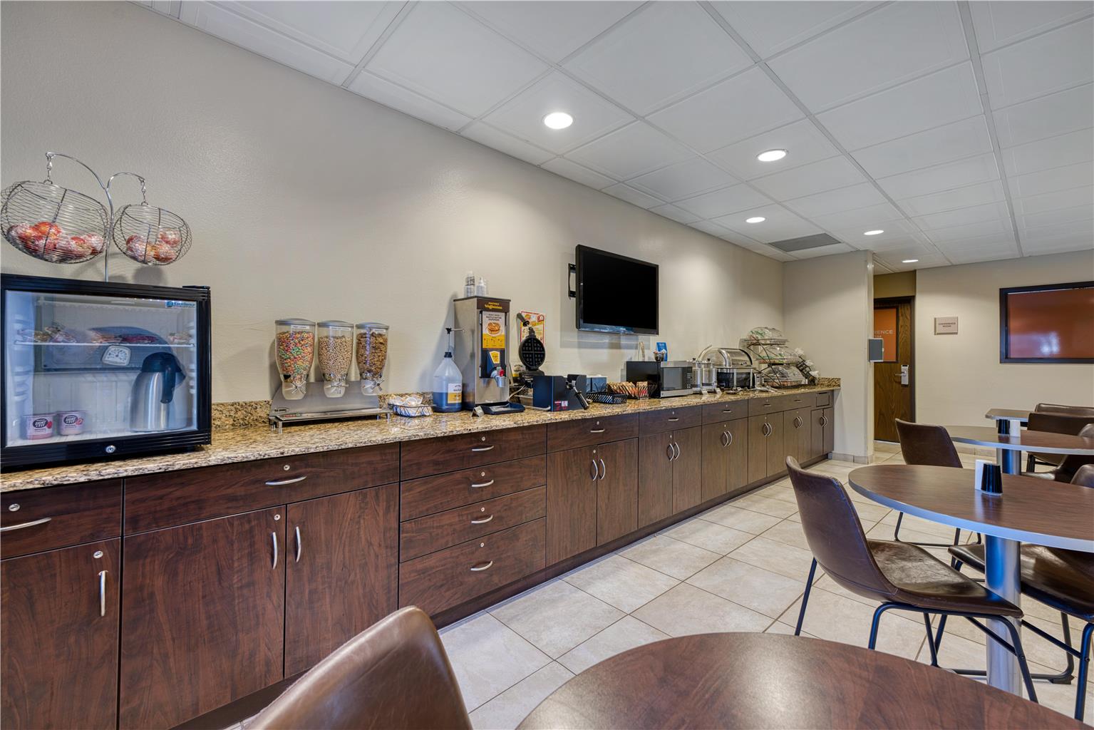 SureStay Plus Hotel by Best Western Buckhannon - photo 8