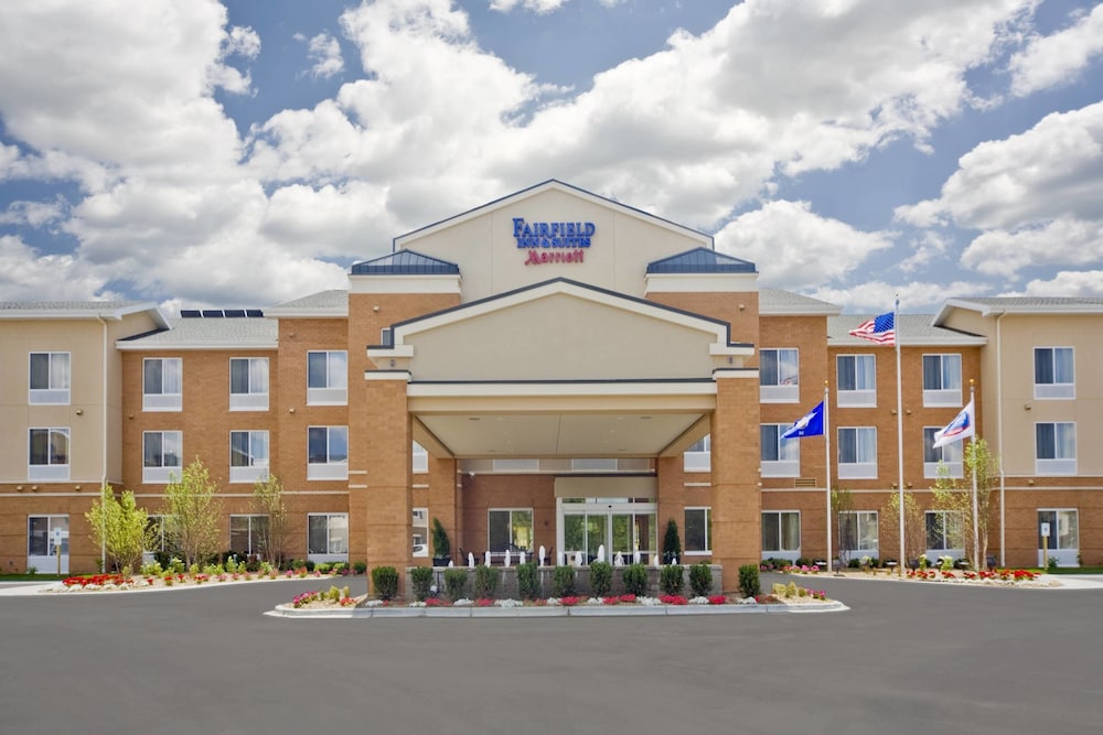 Fairfield Inn & Suites by Marriott Milwaukee Airport - photo 9