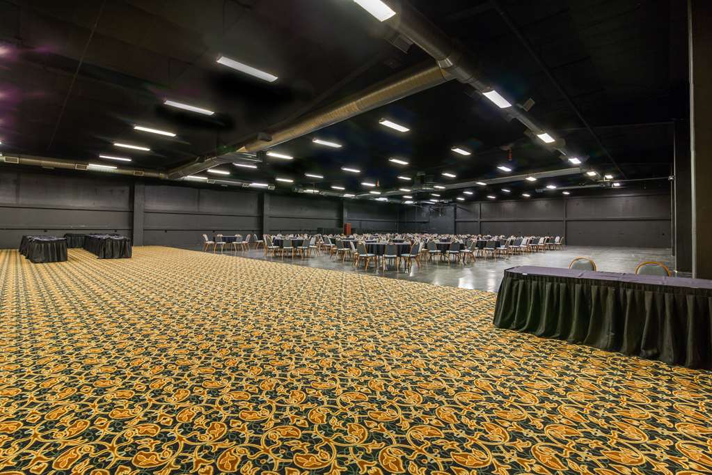 Clarion Hotel Convention Center - photo 51