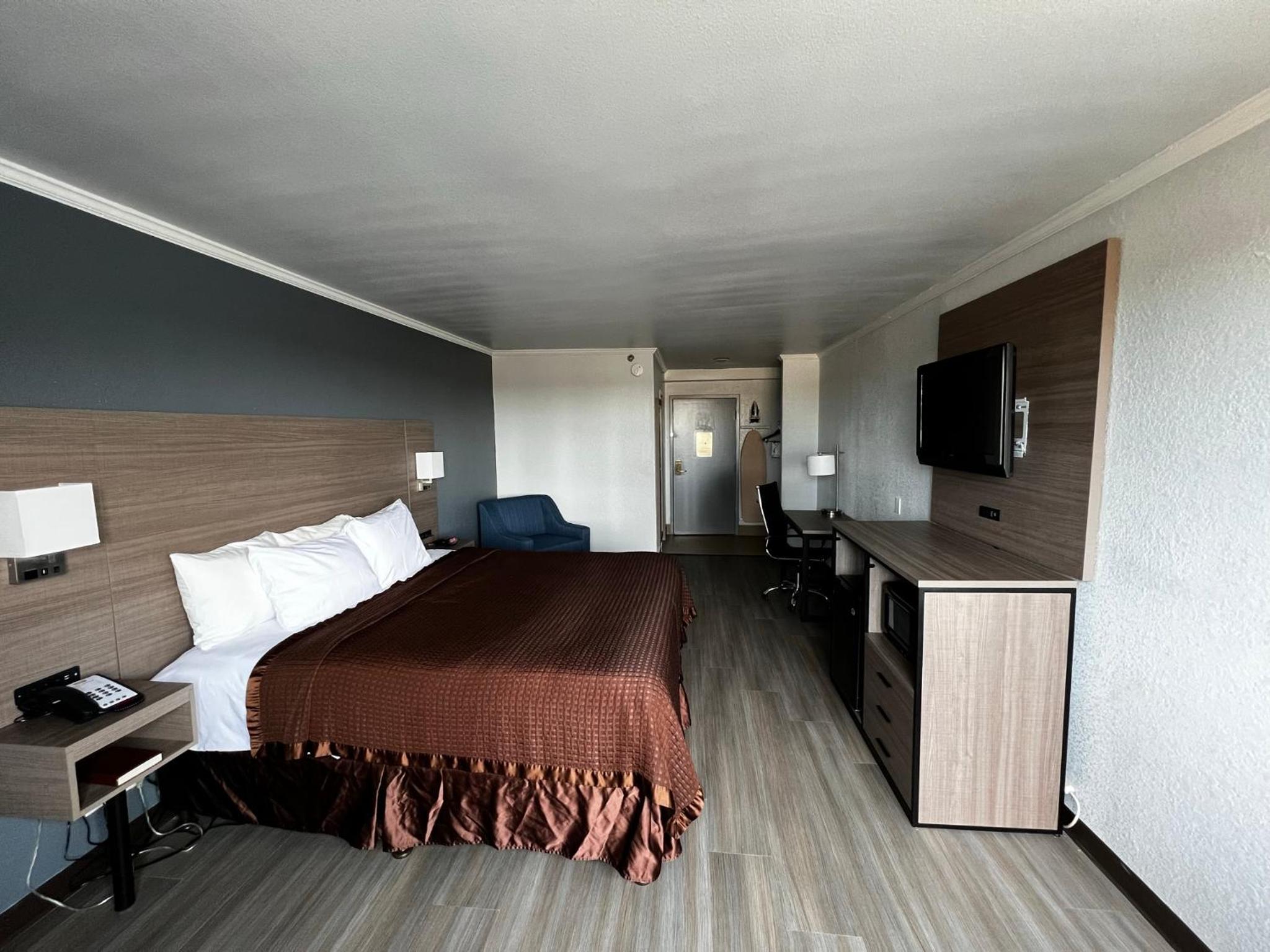 Super 8 by Wyndham Fort Worth Entertainment District - photo 16