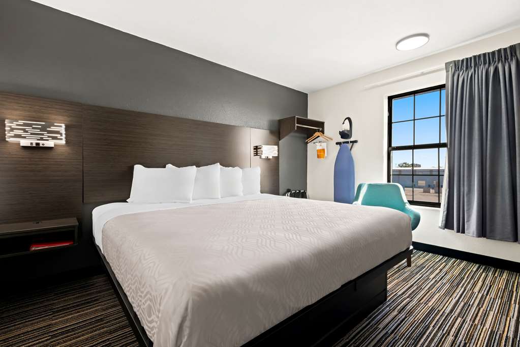 Econo Lodge Dumas - photo 10