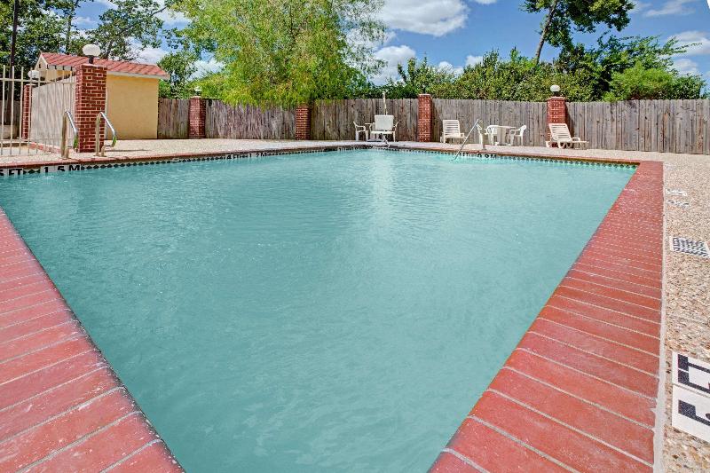 Super 8 by Wyndham LaPorte - photo 13