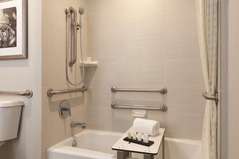 Embassy Suites by Hilton Temecula Valley Wine Country - photo 20