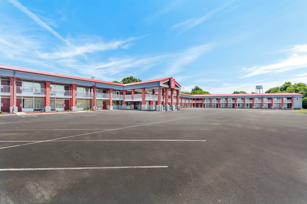 Red Roof Inn Berea - photo 24