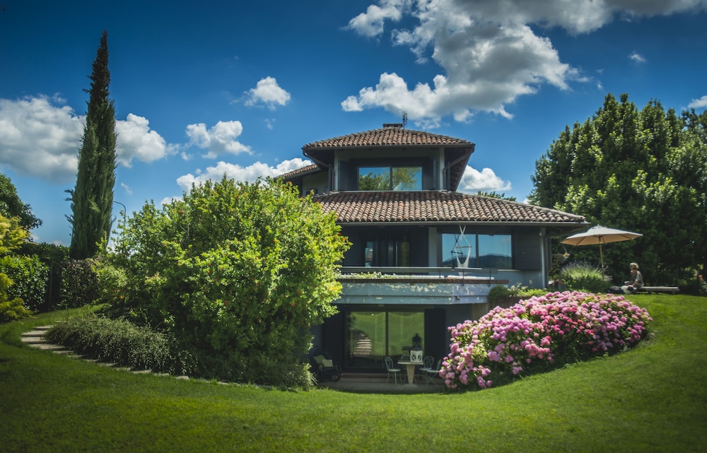 B&B Puntodivista — 4-Star Luxury Hotel in Chieri, Italy