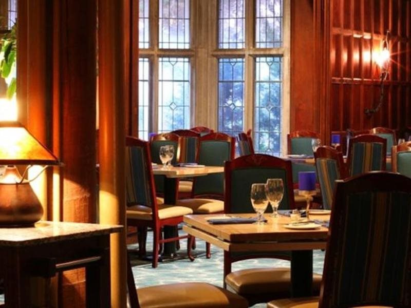 Met Hotel Troy - photo 15