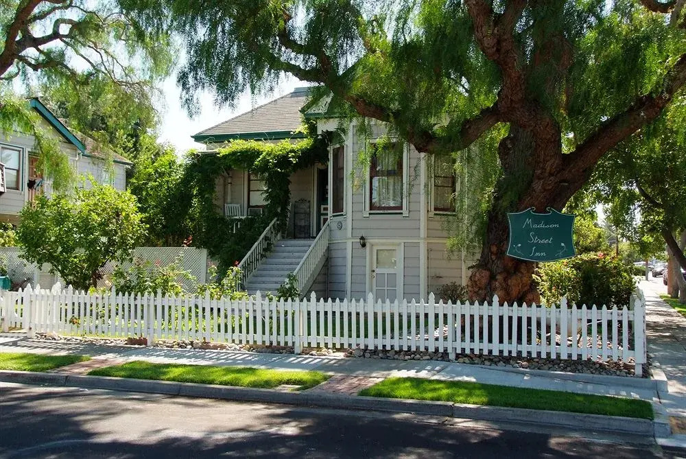 Madison Street Inn - photo 13