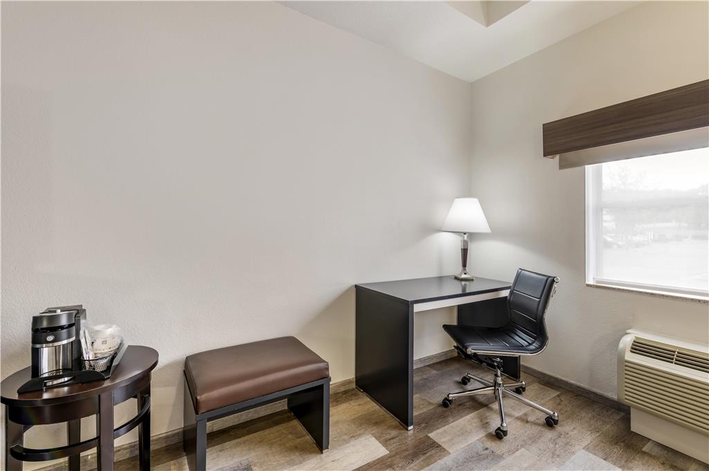 Best Western Plus JFK Inn & Suites - photo 47