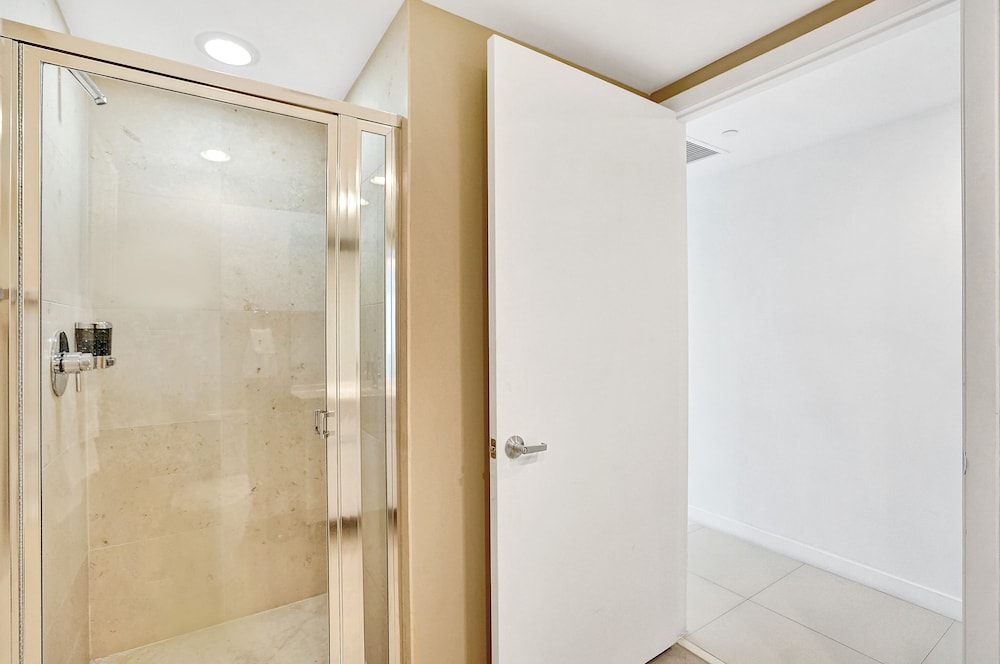 Sky City At Icon Brickell - photo 34