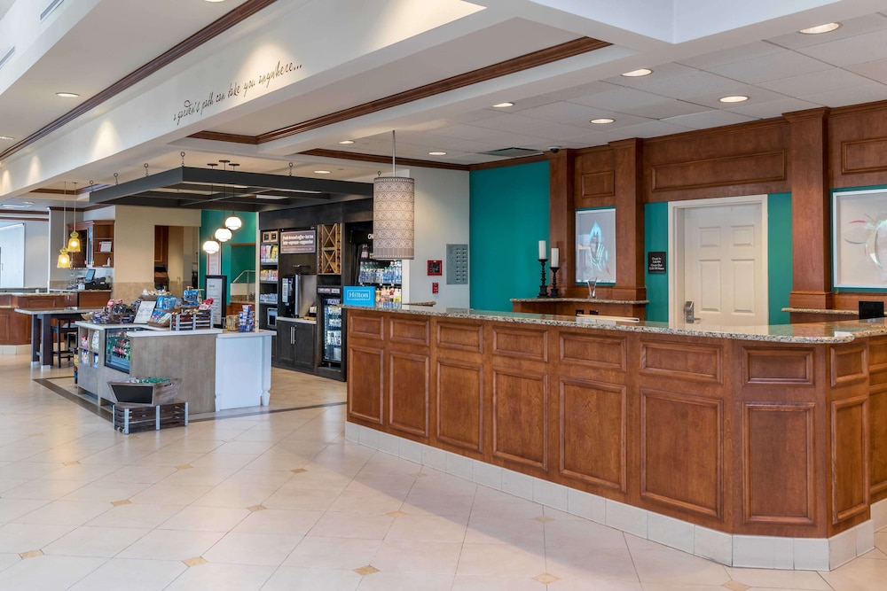 Hilton Garden Inn Naperville Warrenville - photo 2