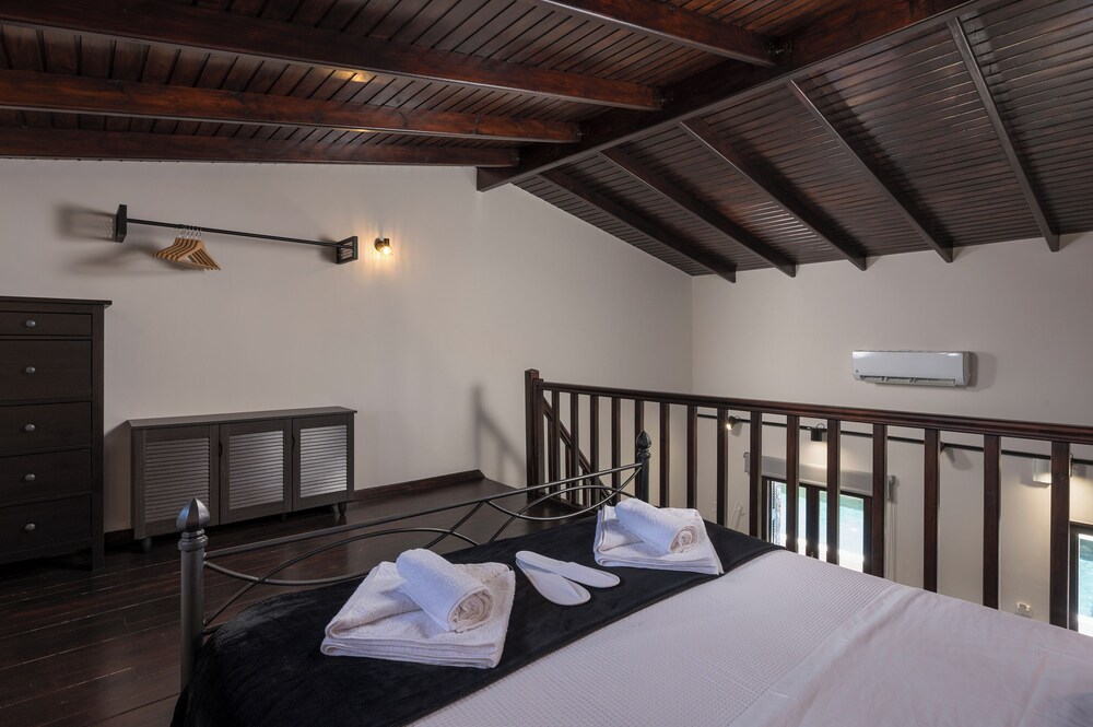 Eightyfour Living with private pool — Chania — photo 2