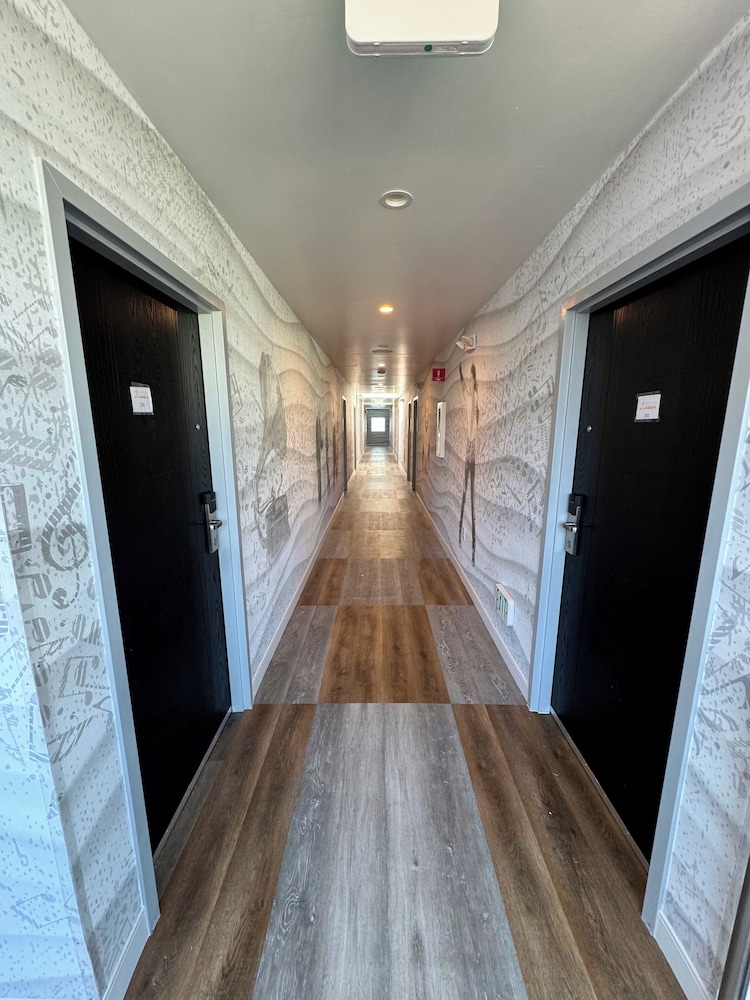 Hotel Rudra Hollywood - photo 17
