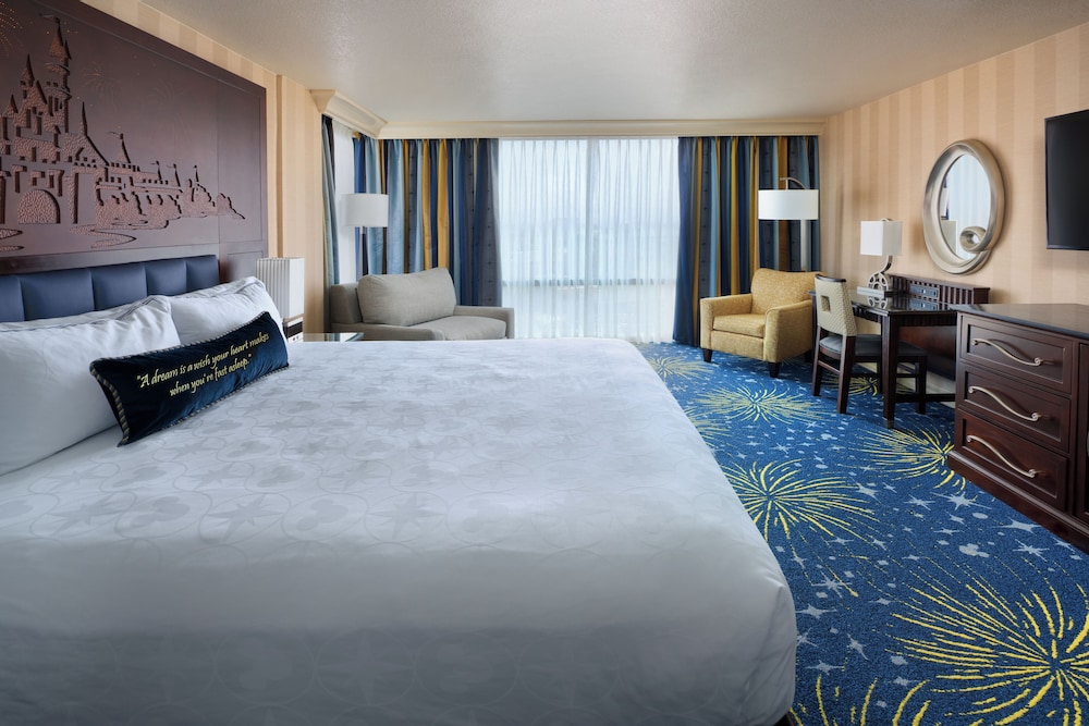 Disneyland Hotel - photo 13