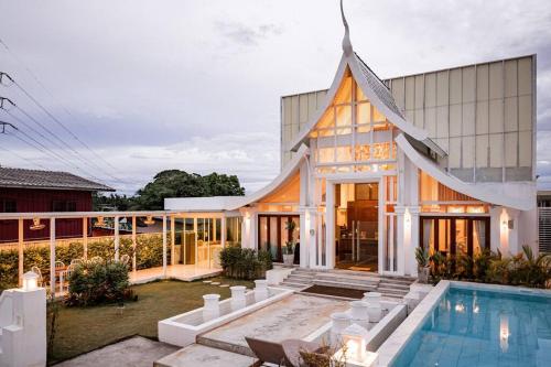 Unique Lanna Style Spa Pool Villa — 4-Star Luxury Hotel in Chiang Mai, Thailand