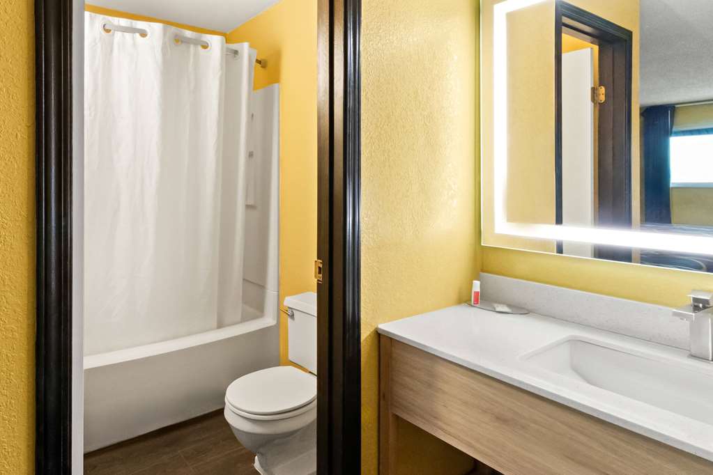 Super 8 by Wyndham Vandalia Dayton International Airport - photo 19