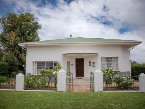 Transkaroo Adventures — 4-Star Luxury Hotel in Port Elizabeth, South Africa