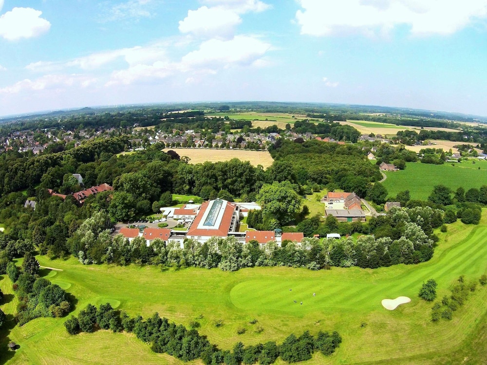 Mercure Tagungs & Landhotel Krefeld — 4-Star Luxury Hotel in Krefeld, Germany