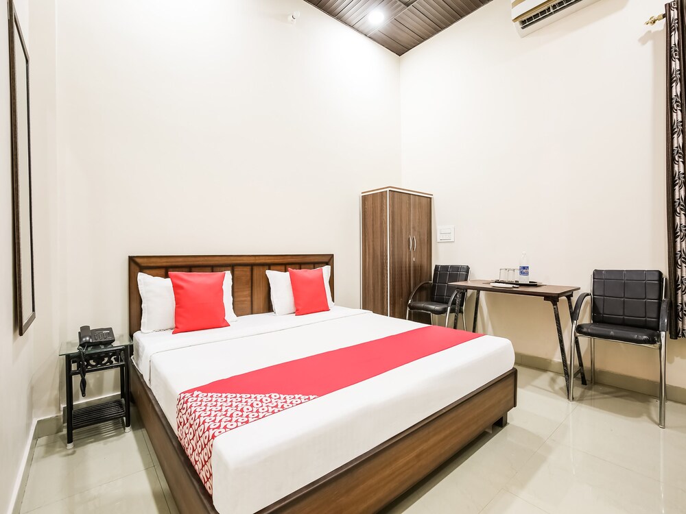 OYO 47577 Hotel Goldenland — hotel in Rajpura