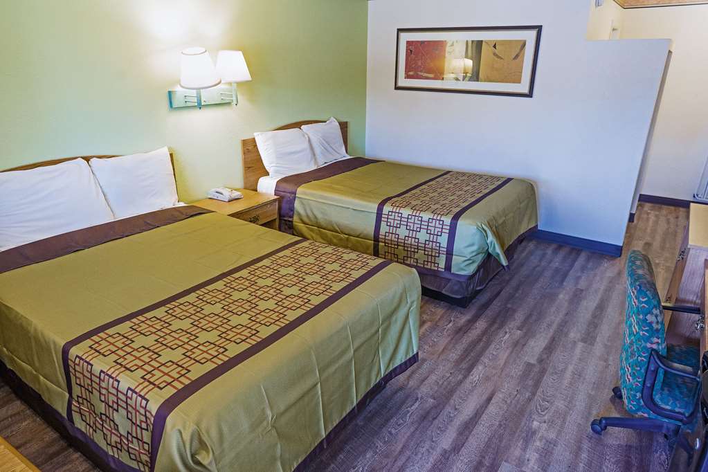 Rodeway Inn Albuquerque Downtown on Rt 66 - photo 3