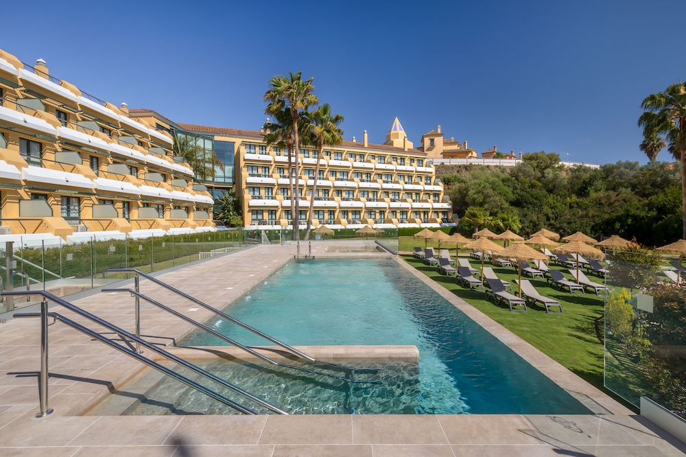 Barceló Jerez Montecastillo & Convention Center — 4-Star Luxury Hotel in Jerez De La Frontera, Spain