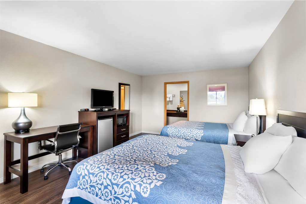 Econo Lodge Panguitch near Bryce Canyon - photo 17