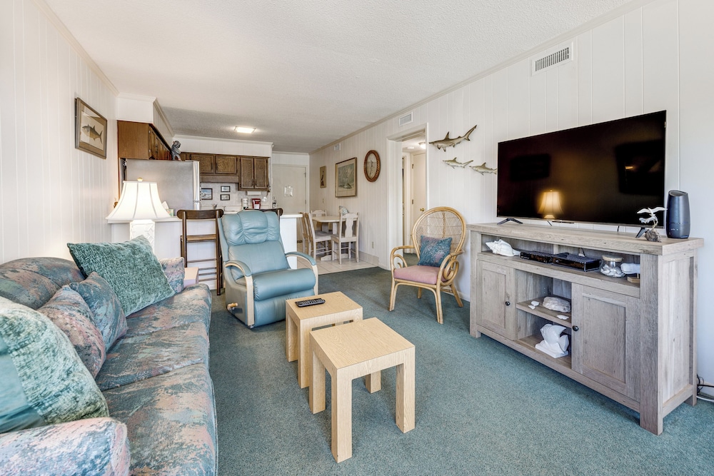 Oceanfront Myrtle Beach Condo Resort Style Perks — 4-Star Luxury Hotel in Myrtle Beach, United States