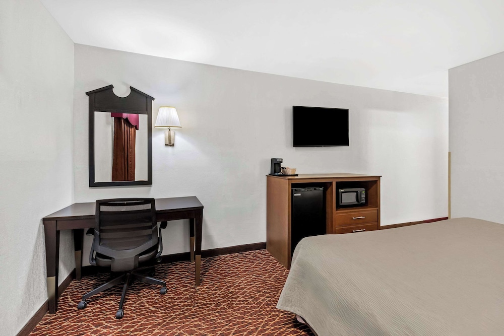 Quality Inn Marietta near Dobbins ARB - photo 17