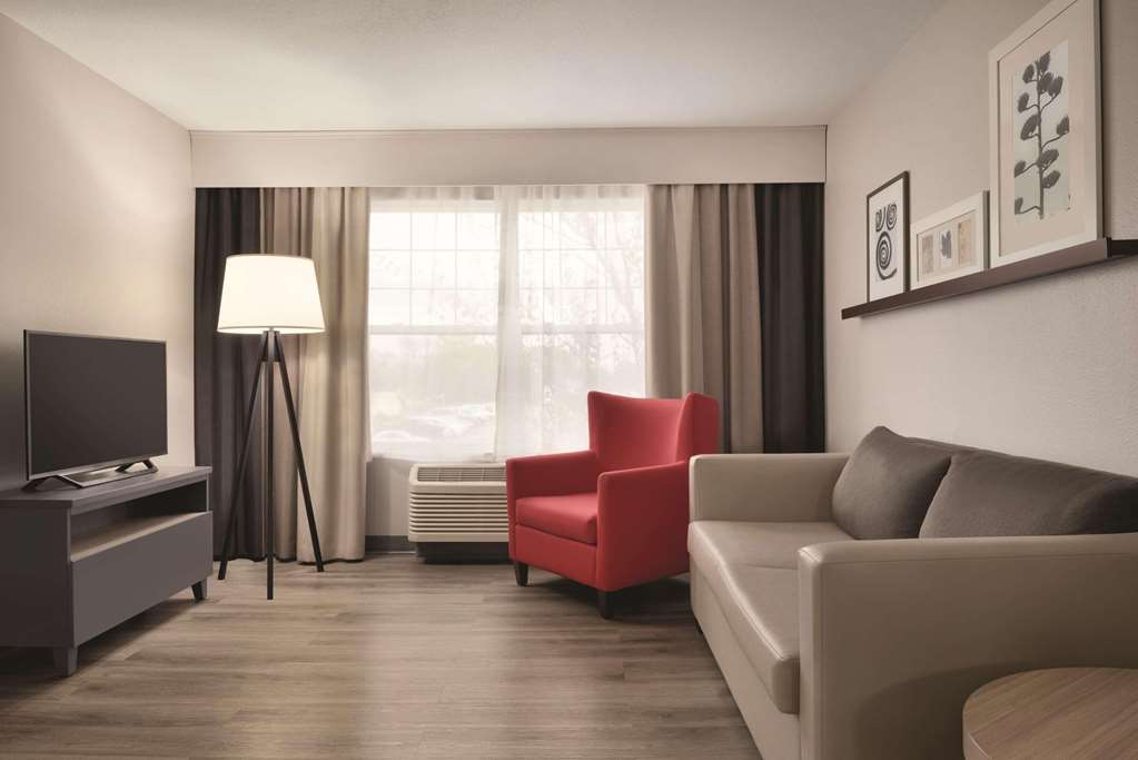 Country Inn & Suites by Radisson Waterloo IA - photo 16