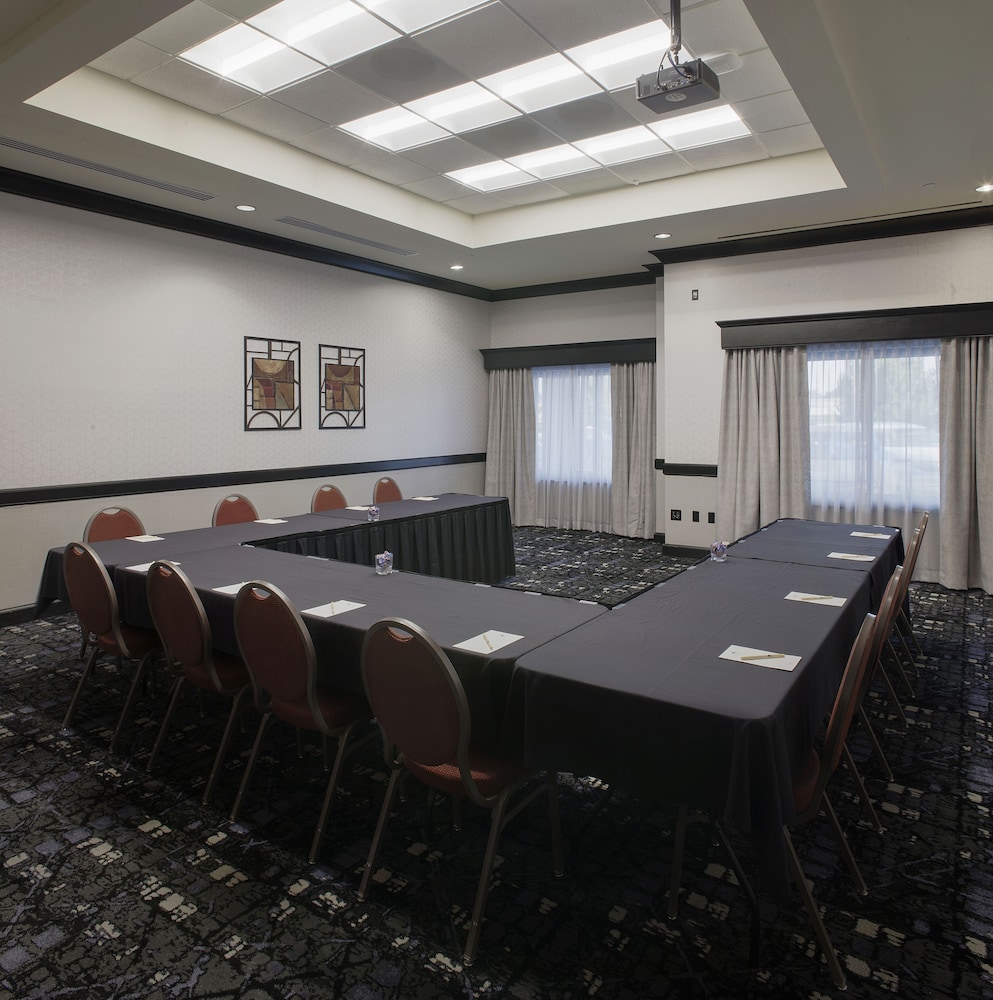 DoubleTree Suites by Hilton Bentonville - photo 39
