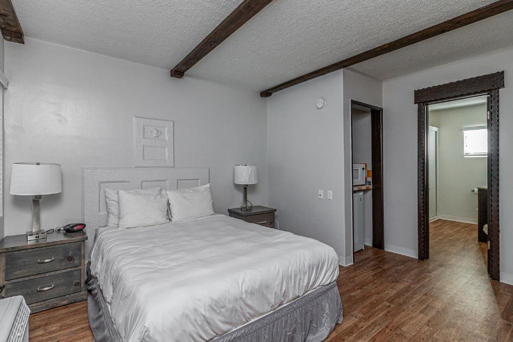 Burbank Inn - carbon neutral hotel in Burbank