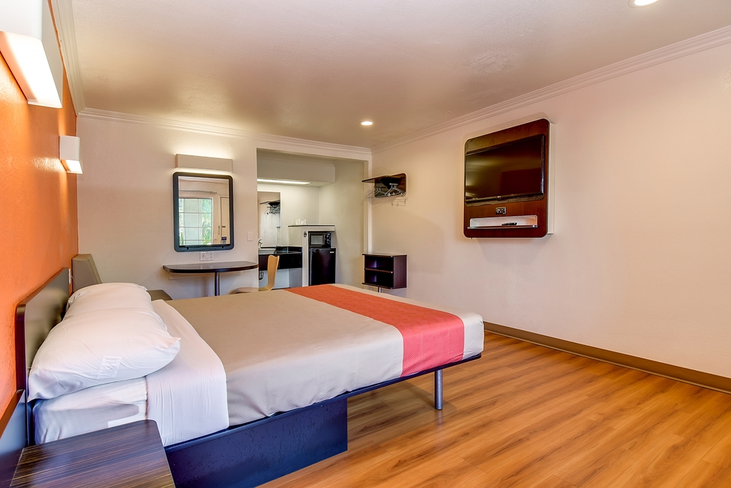 Motel 6 Garden Grove - photo 5
