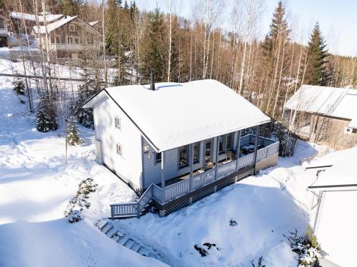 Liinavaatteet Loppusiivous Poreallas — hotel in Jaemsae