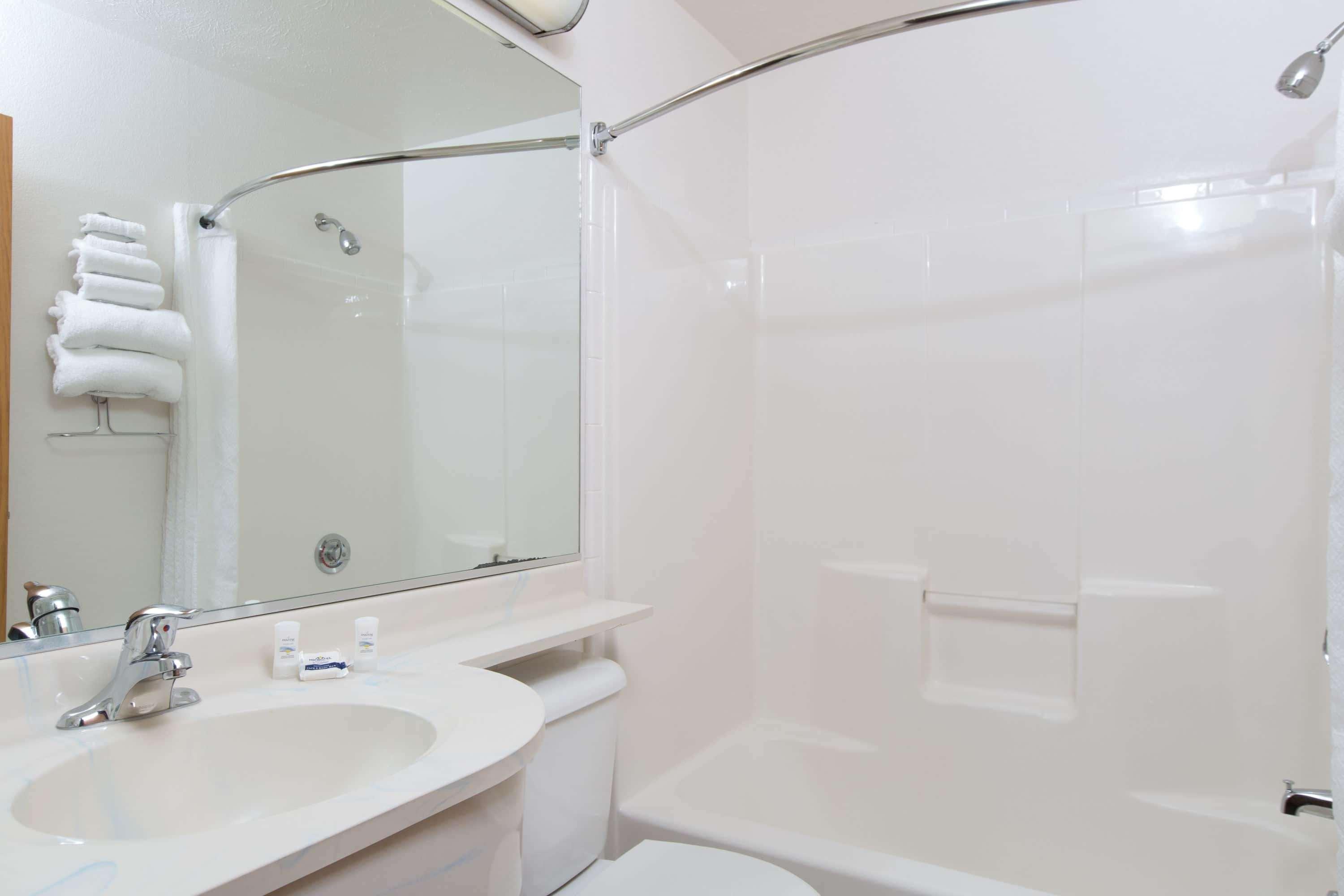 Baymont Inn & Suites by Wyndham Anchorage Airport - photo 26